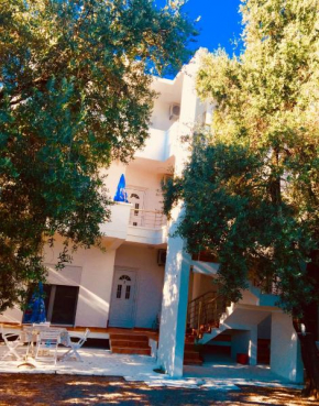 Отель Montebello Inn apartments  Улцинь